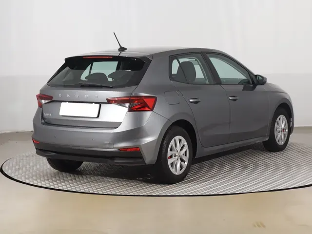 Skoda Fabia 2022 photo 4