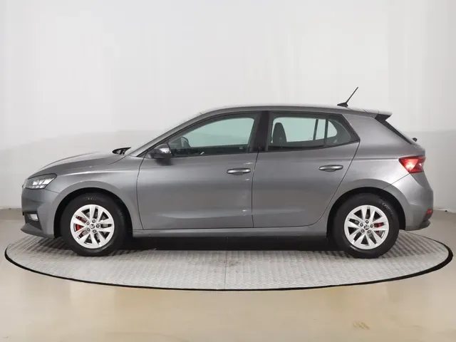 Skoda Fabia 2022 photo 2