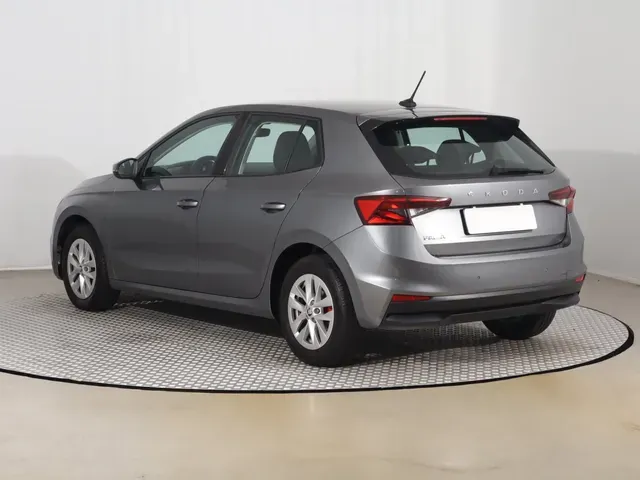 Skoda Fabia 2022 photo 3