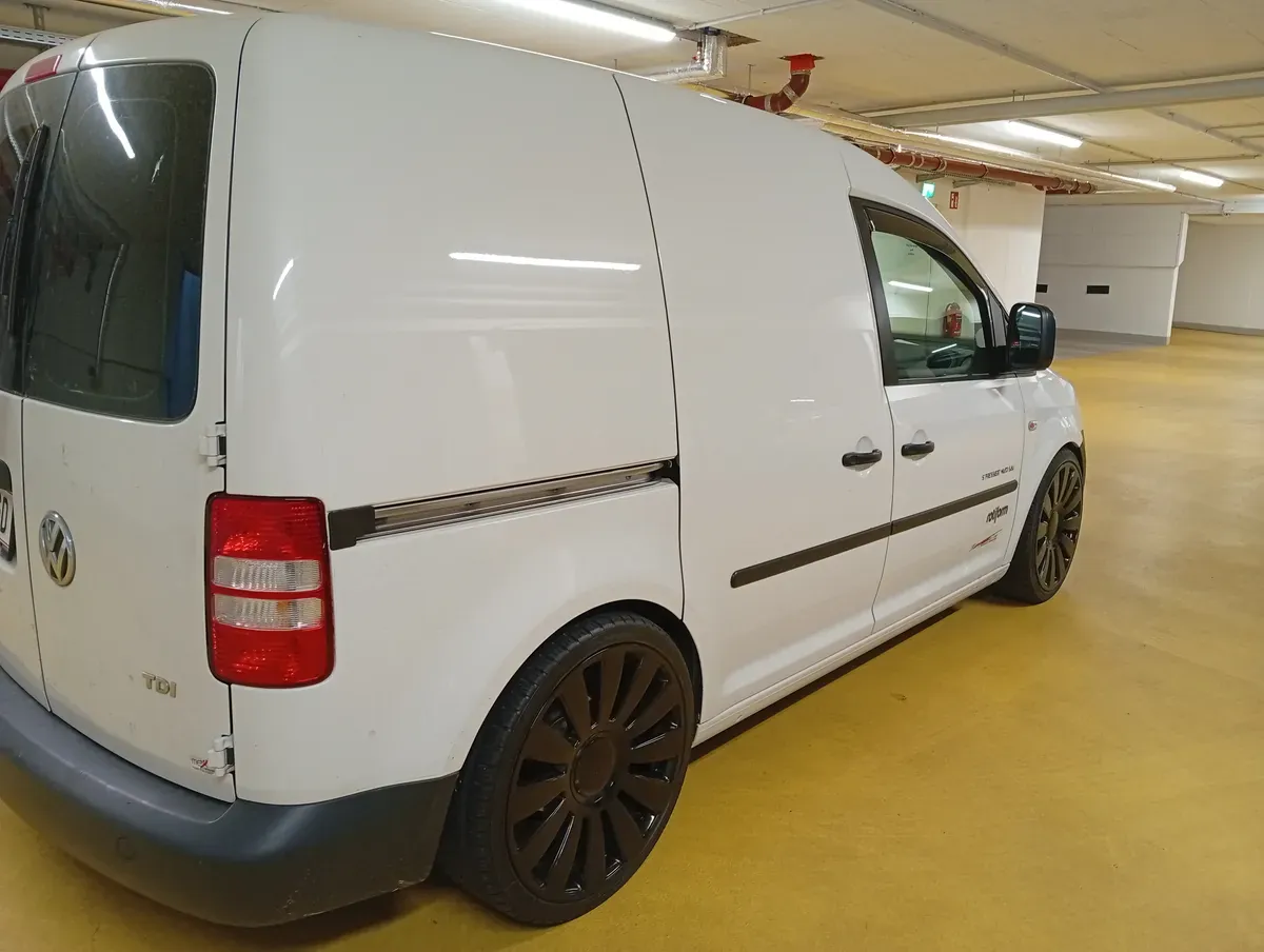 Volkswagen Caddy 2011 photo 3