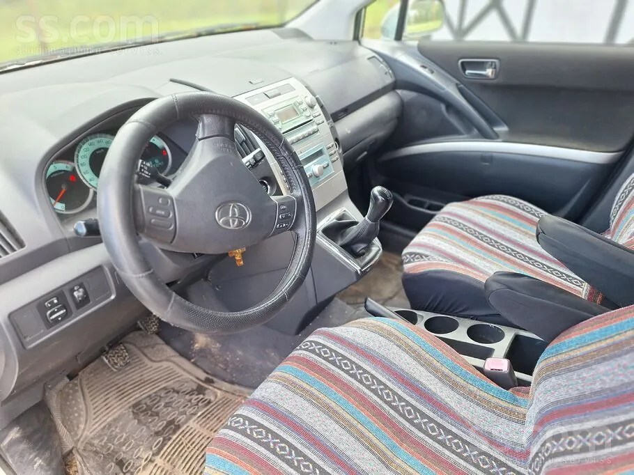 Toyota Corolla Verso 2005 photo 5