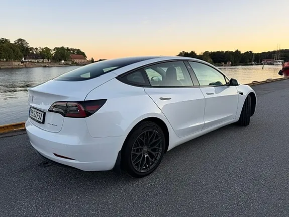Tesla Model 3 2022 photo 5