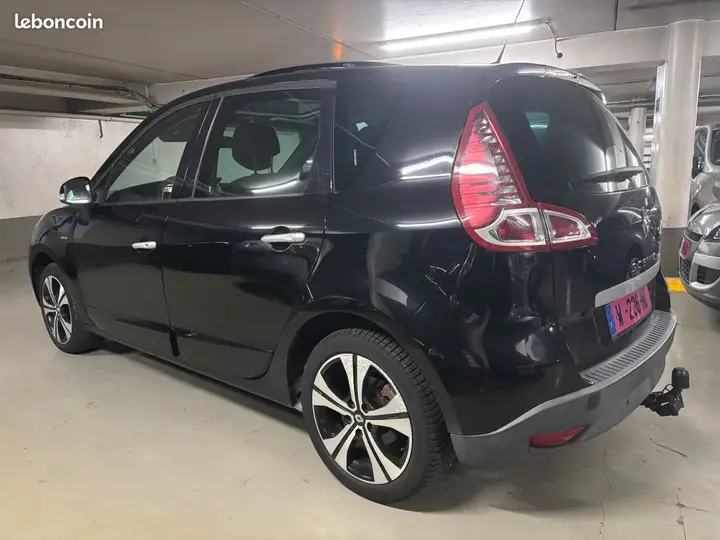 Renault Scenic 2011 photo 3
