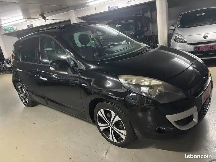 Renault Scenic 2011 photo 2