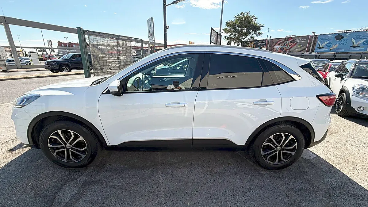 Ford Kuga 2021 photo 2