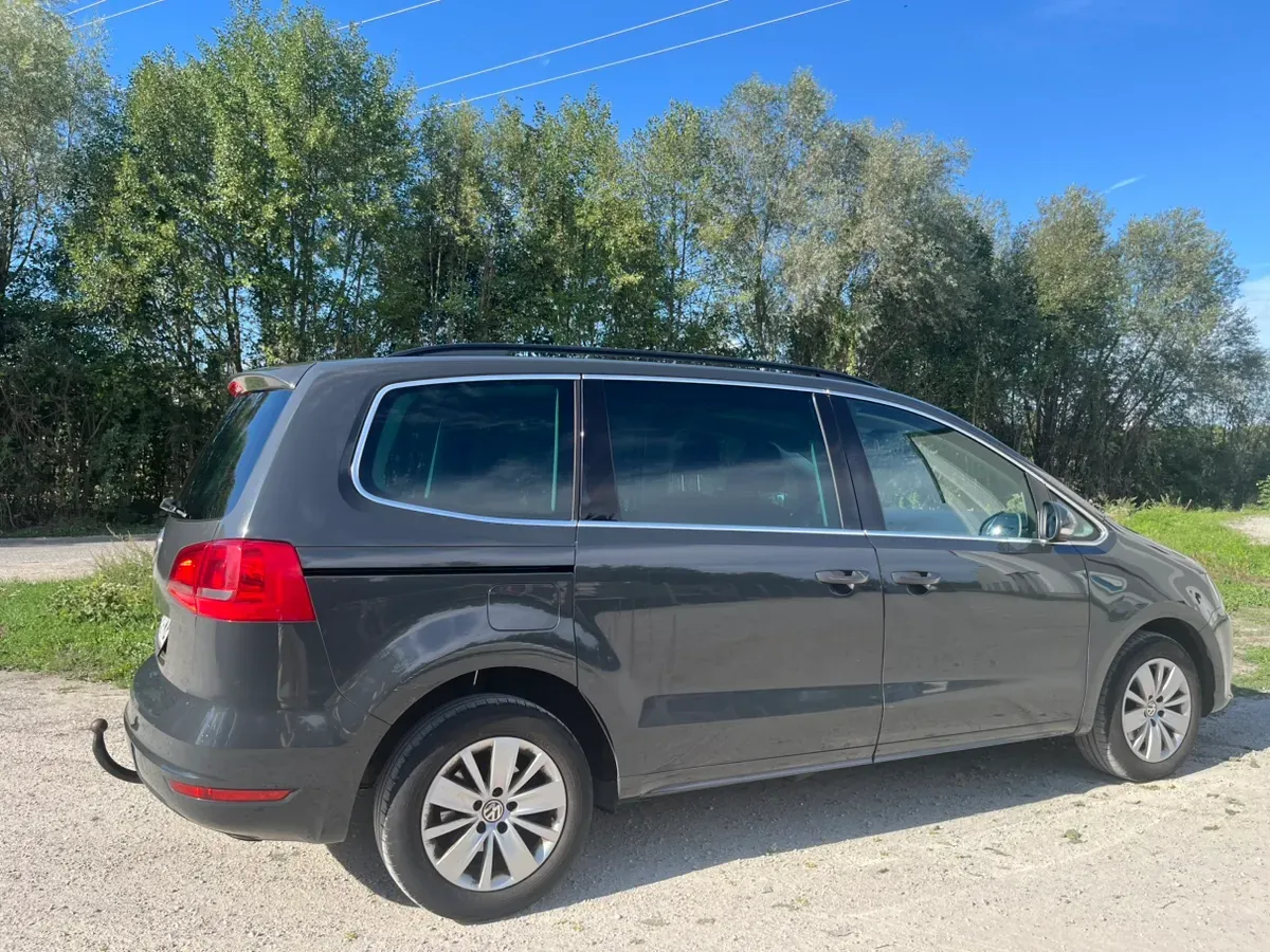 Volkswagen Sharan 2011 photo 2