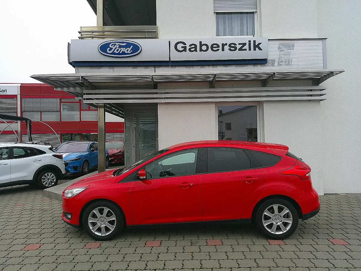 Ford Focus 2018 photo 2