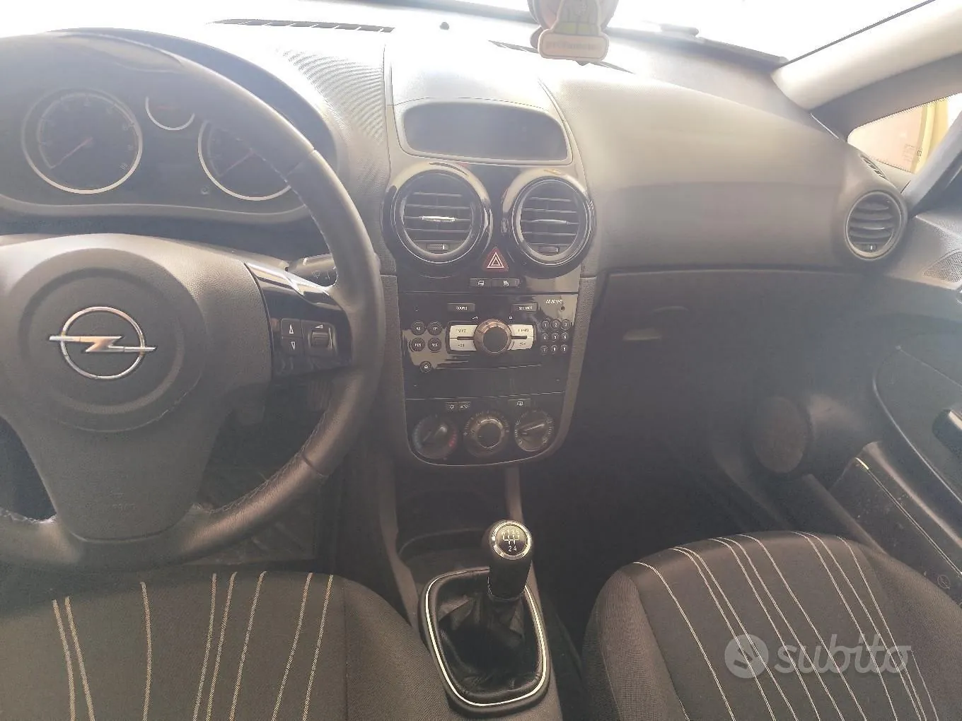 Opel Corsa 2010 photo 4