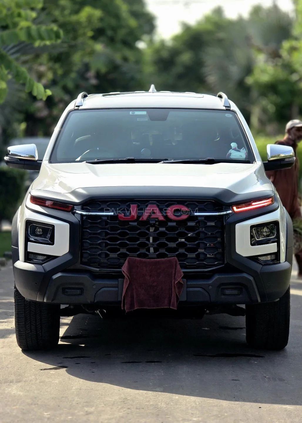 JAC T9