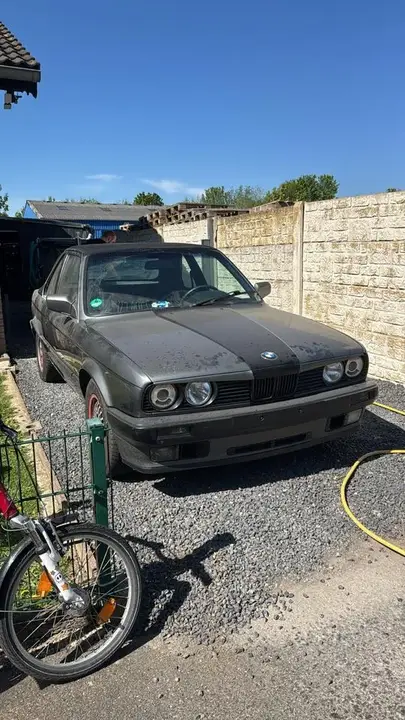 BMW E30