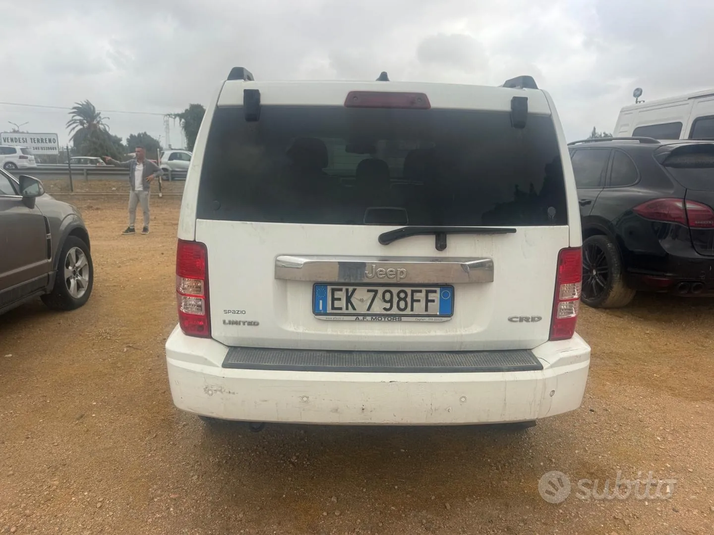 Jeep Cherokee 2011 photo 3