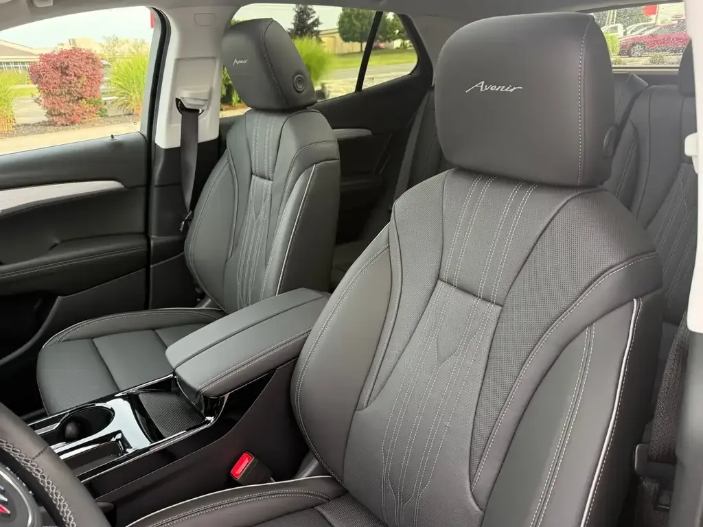 Buick Envision 2026 photo 5