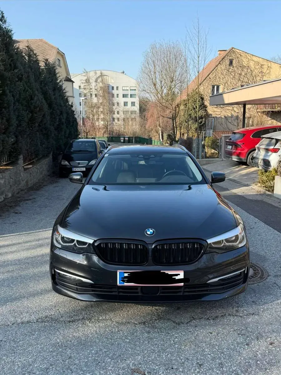 BMW 5 Series 2020 photo 2