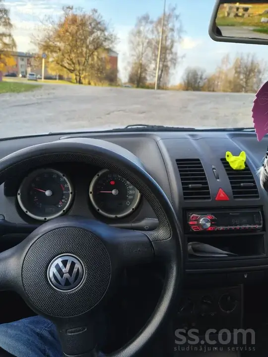 Volkswagen Polo 2000 photo 4