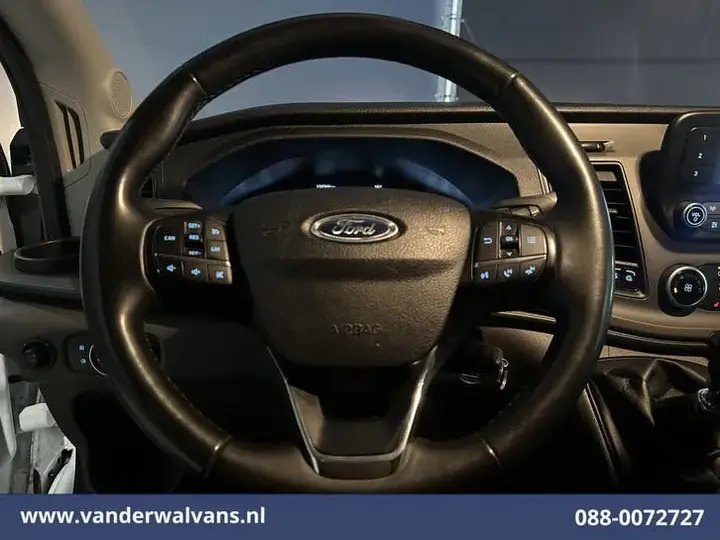 Ford Transit 2023 photo 3
