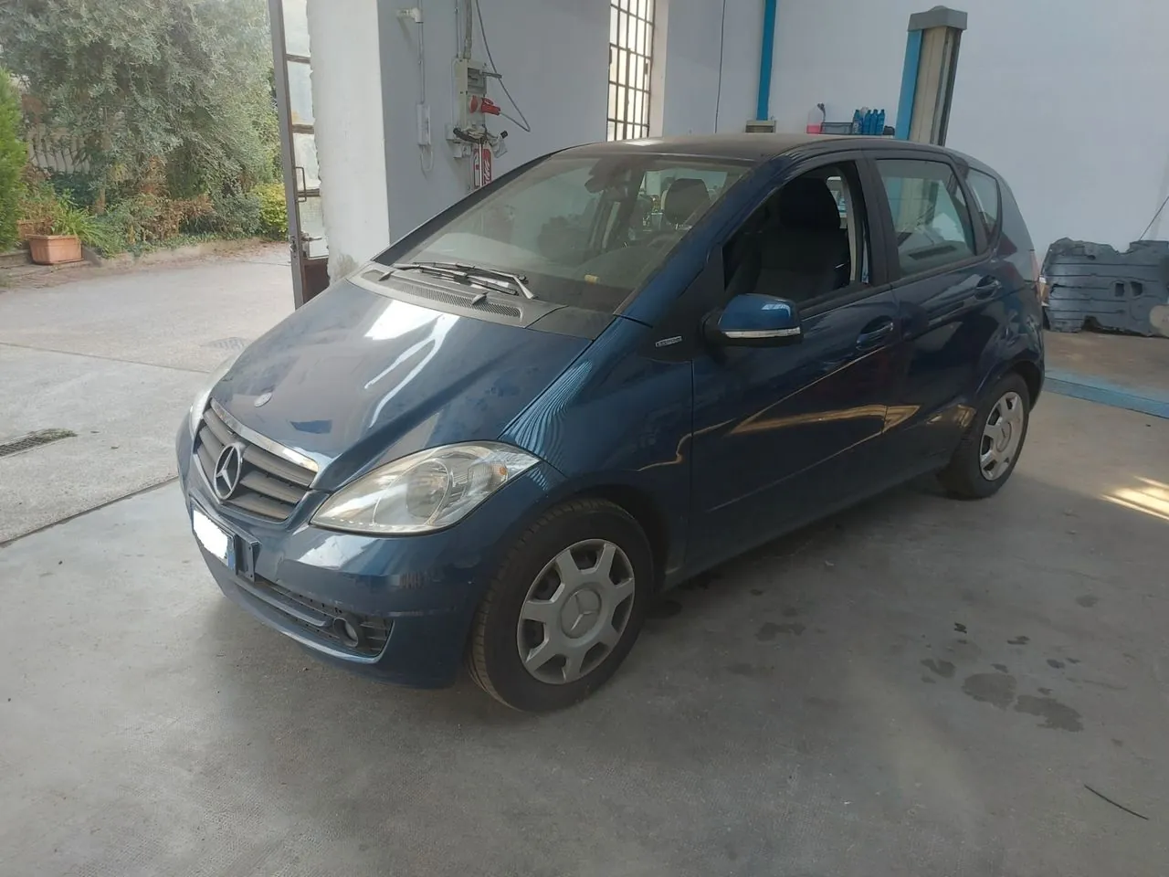 Mercedes-Benz A 160 2010 photo 2