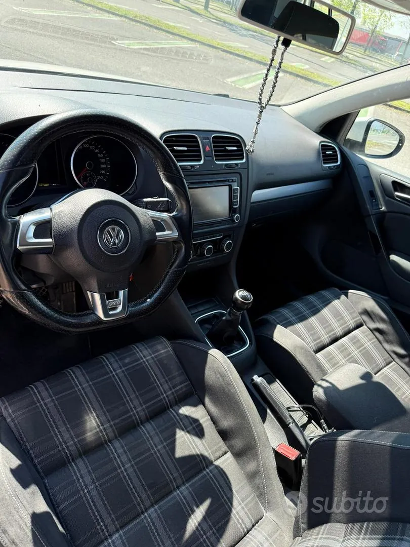 Toyota Yaris 2015 photo 5