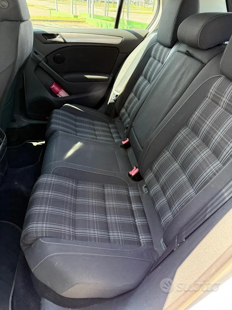 Toyota Yaris 2015 photo 4