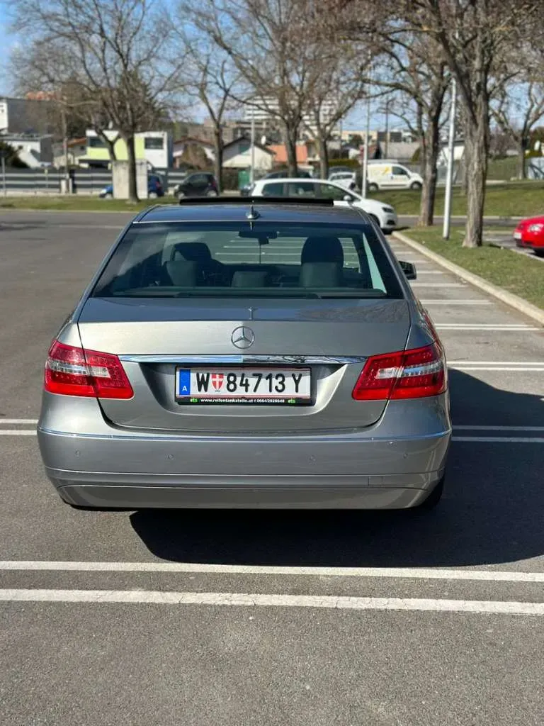Mercedes-Benz E-Class 2010 photo 3