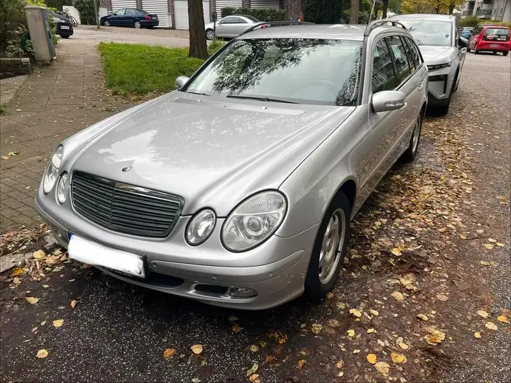 Mercedes-Benz W211