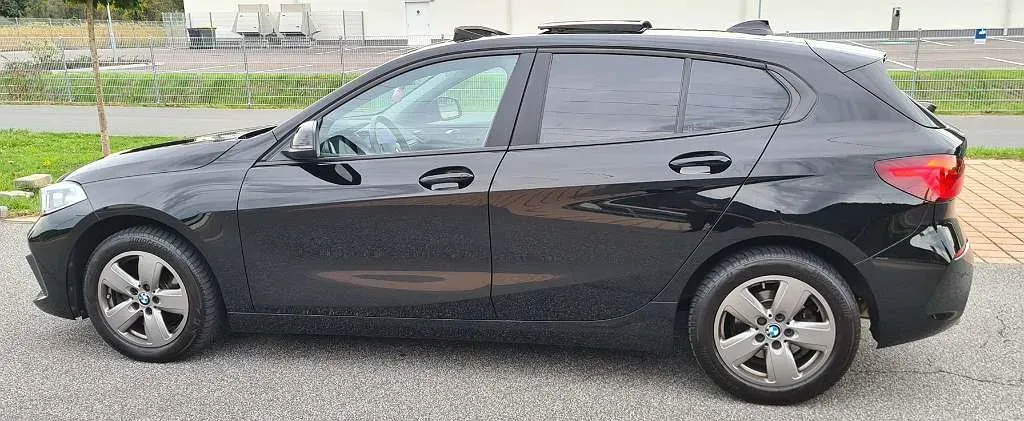 BMW 1 Series 2019 photo 2