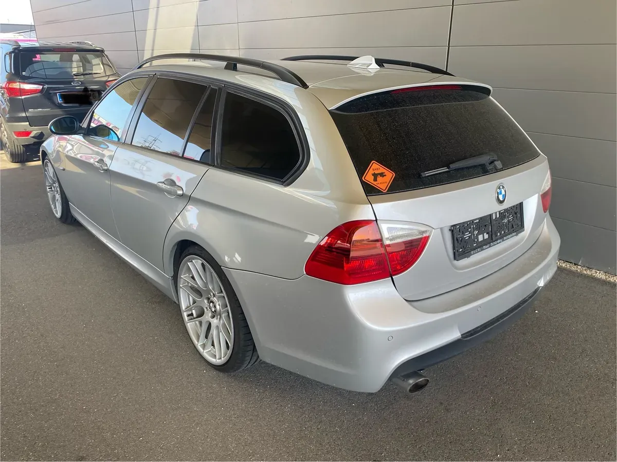 BMW 3 Series 2005 photo 2