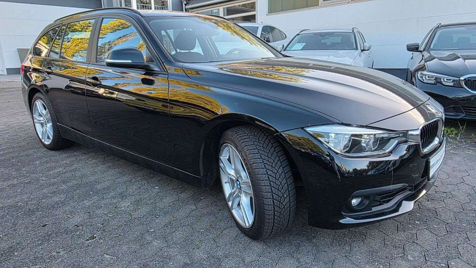 BMW 318I Advantage Touring 2018 photo 2