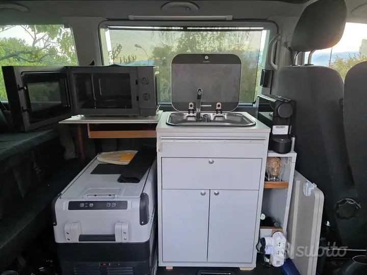 Volkswagen Caravelle 2024 photo 5