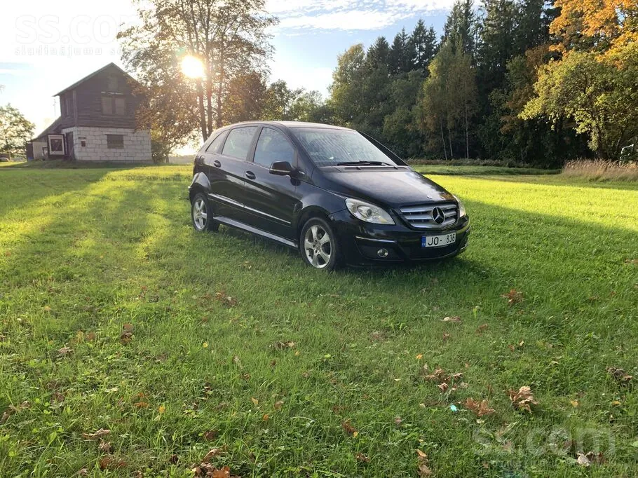Mercedes-Benz B180 2009 photo 2
