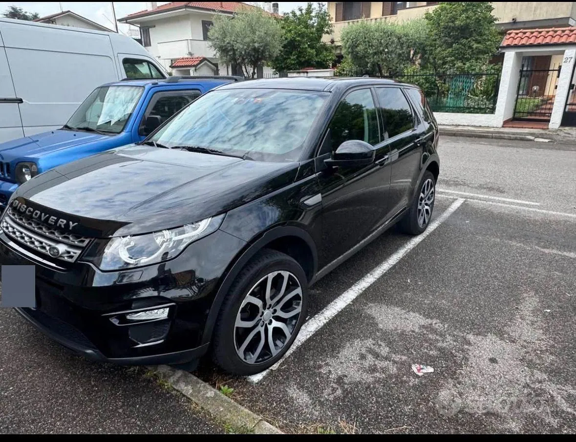 Land Rover Discovery Sport 2017 photo 2