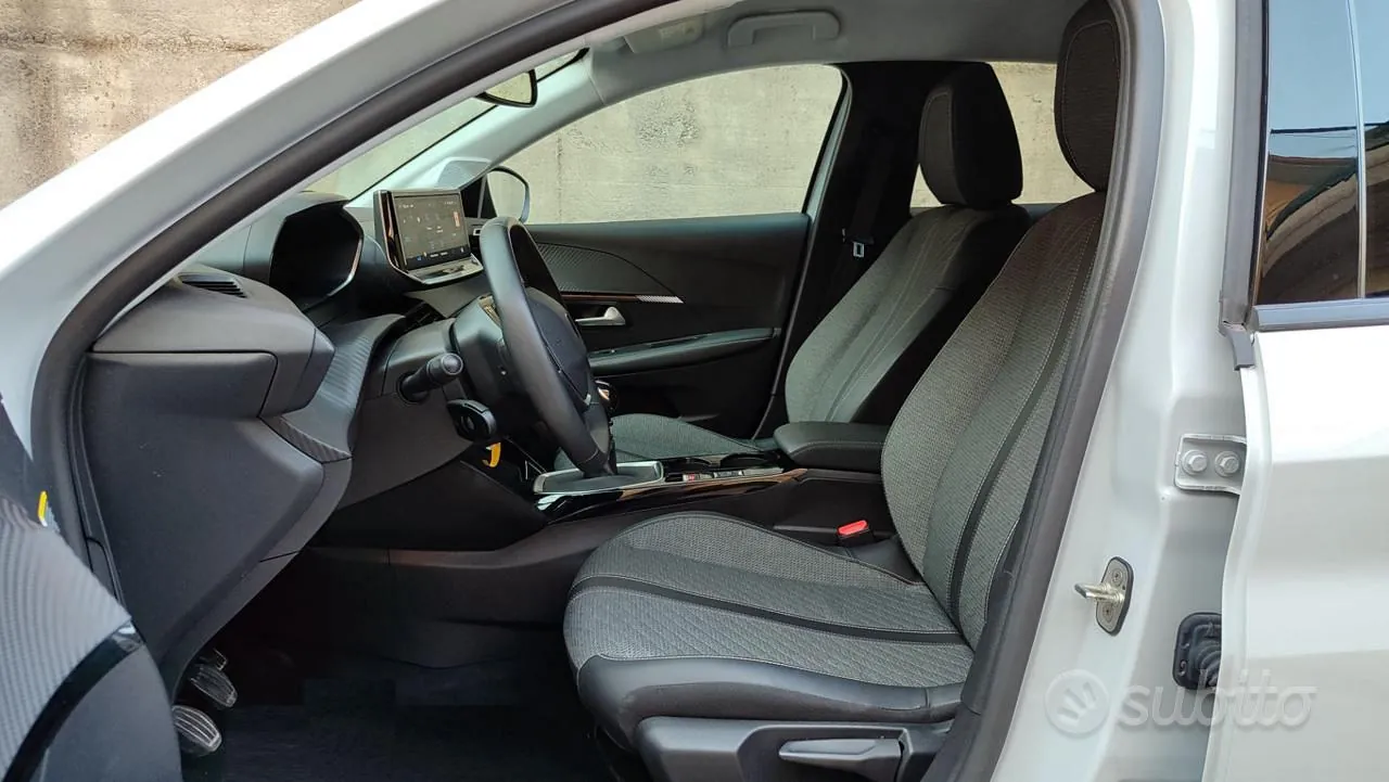 Peugeot 208 2025 photo 5
