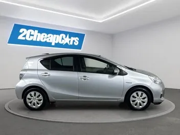 Toyota Aqua 2014 photo 5