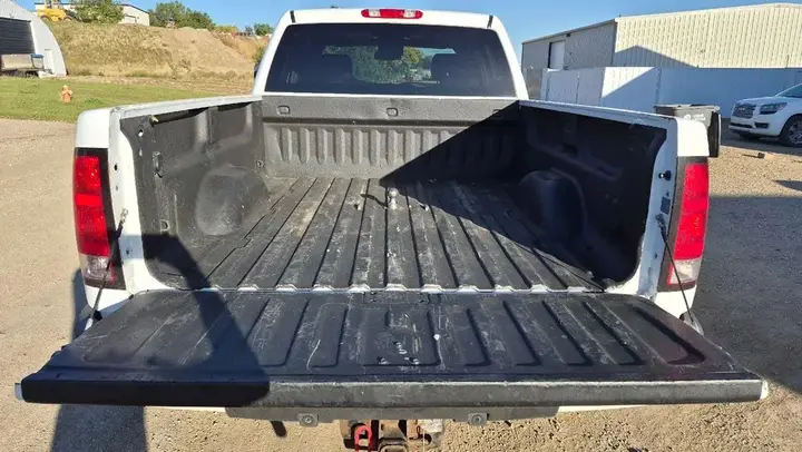 GMC Sierra 2500Hd 2011 photo 5