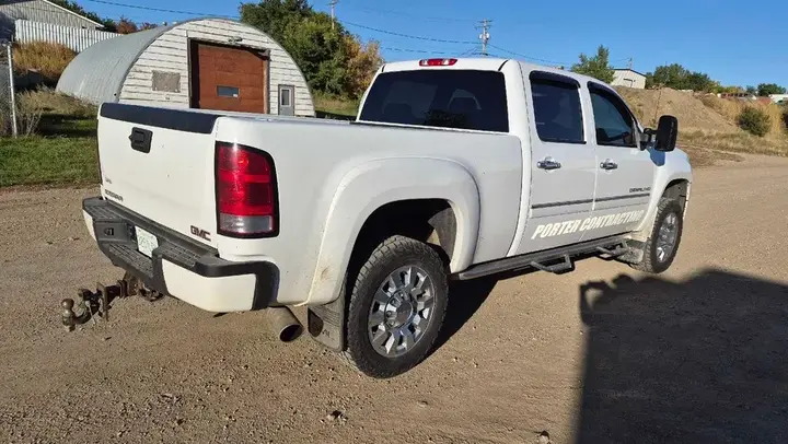 GMC Sierra 2500Hd 2011 photo 2