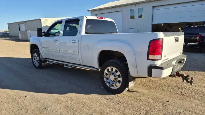 GMC Sierra 2500Hd 2011 photo 4