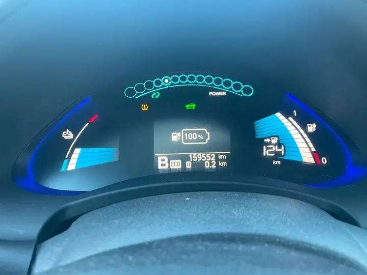 Nissan Leaf 2016 photo 2