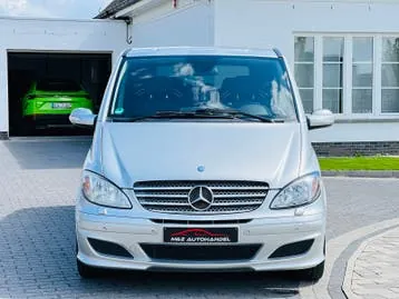 Mercedes-Benz Viano 2009 photo 2