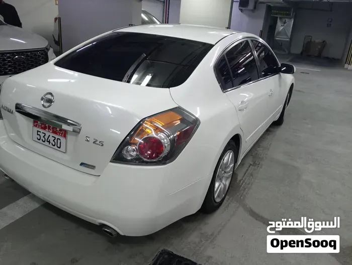 Nissan Altima 2012 photo 2