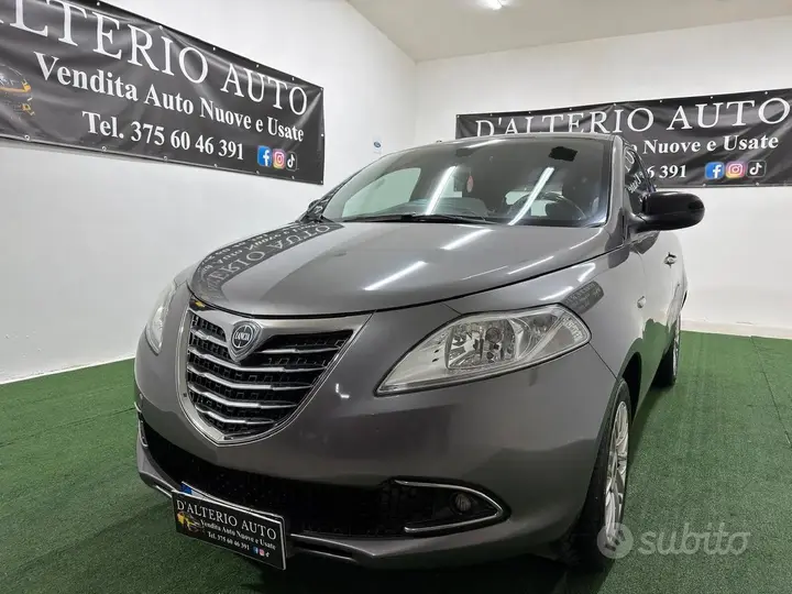 Lancia Ypsilon