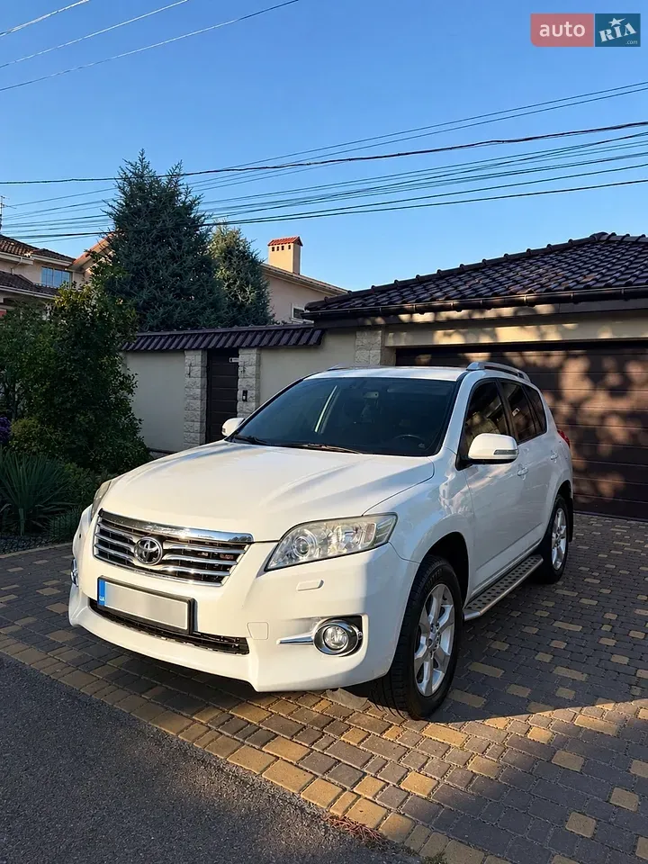 Toyota Rav4 2011 photo 2