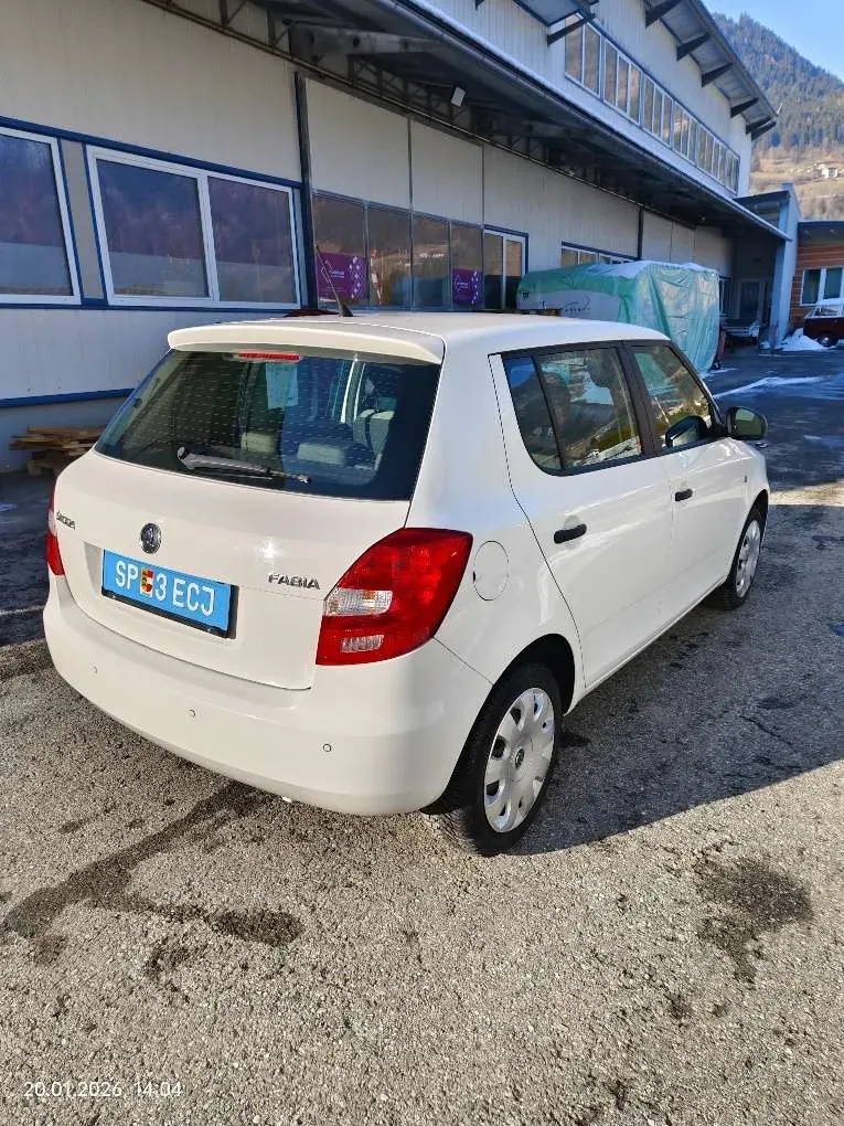 Skoda Fabia 2014 photo 3