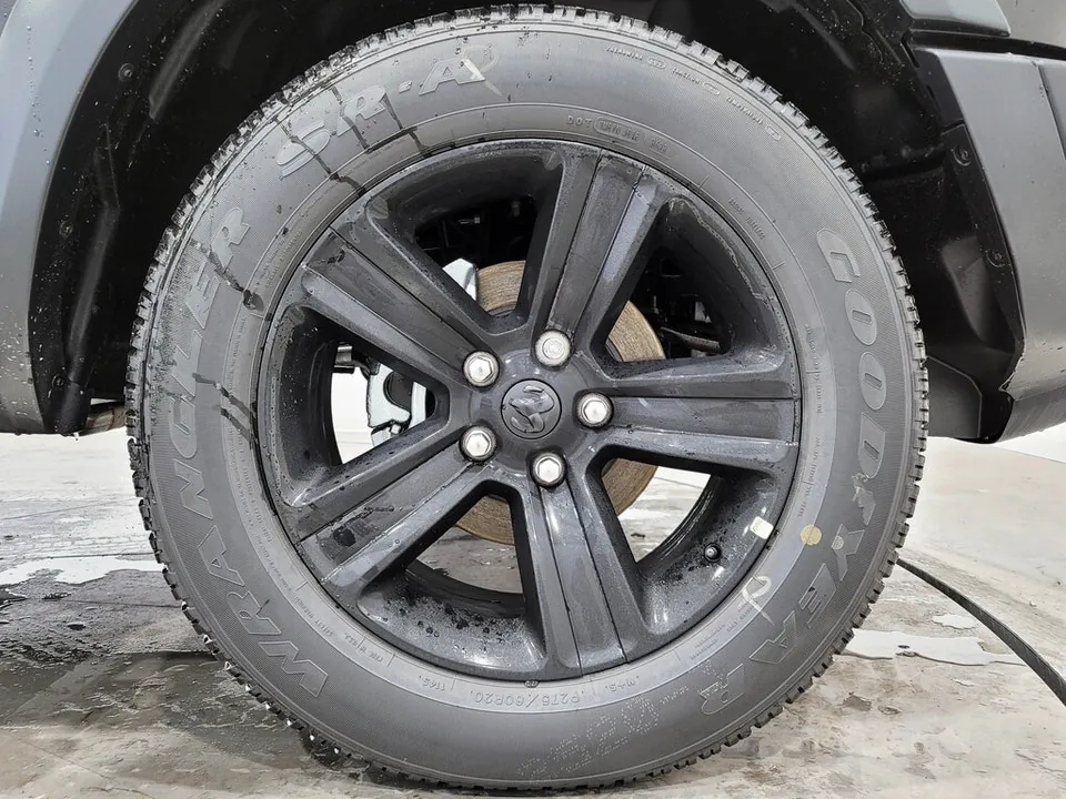 Ram 1500 Classic 2023 photo 2
