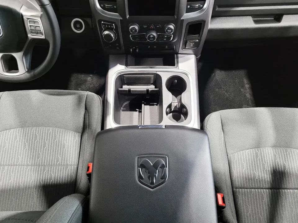 Ram 1500 Classic 2023 photo 3