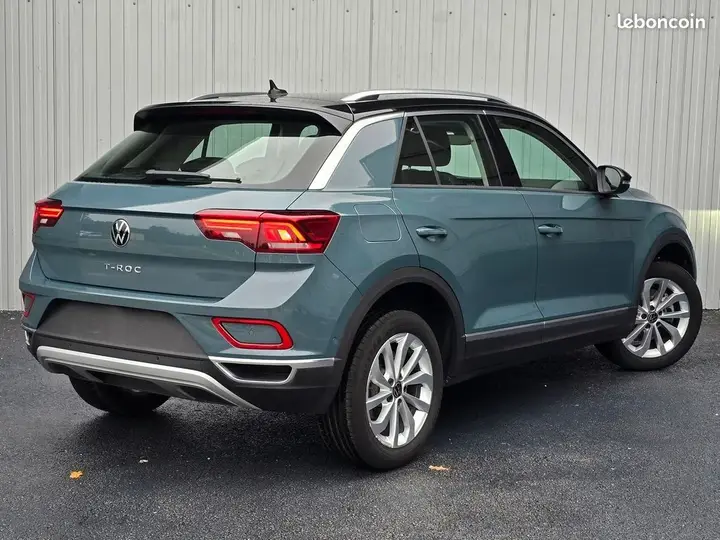 Volkswagen T-Roc 2024 photo 2