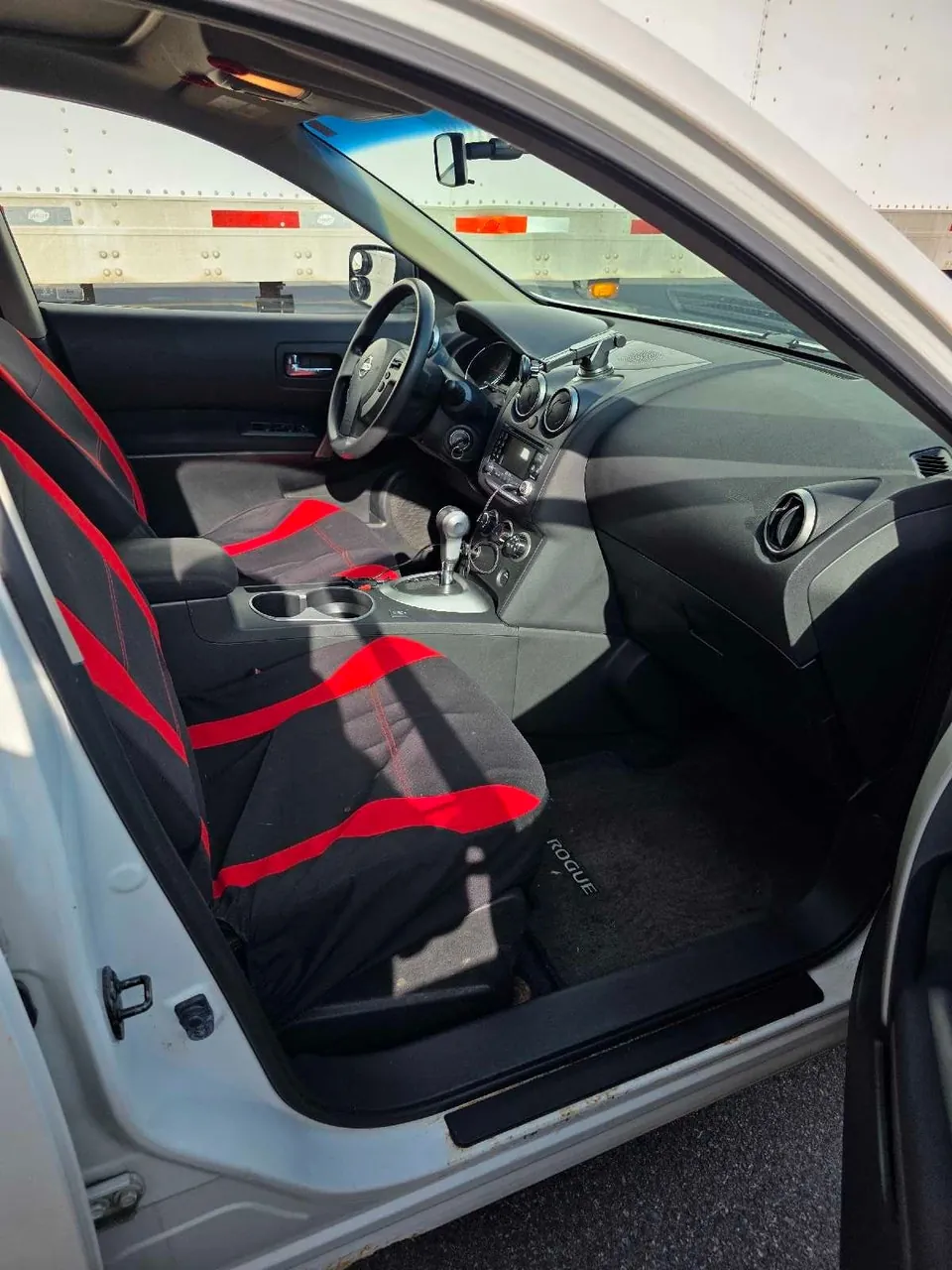 Nissan Rogue 2011 photo 4