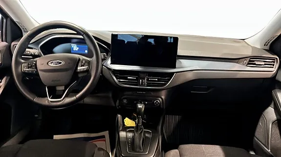 Ford Focus 2024 photo 4