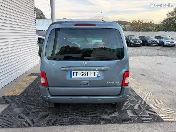 Peugeot Partner 2008 photo 3