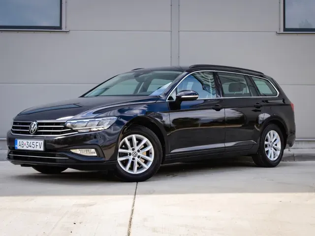Volkswagen Passat Variant 2023 photo 2