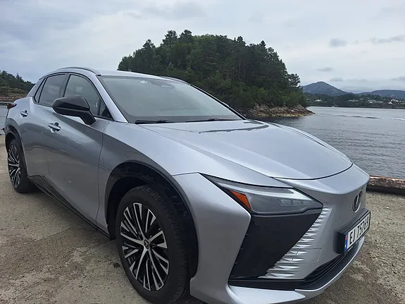 Lexus Rz450E