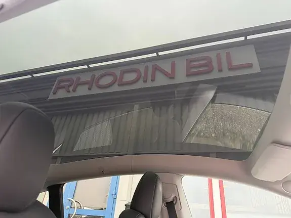 Tesla Model Y 2023 photo 5